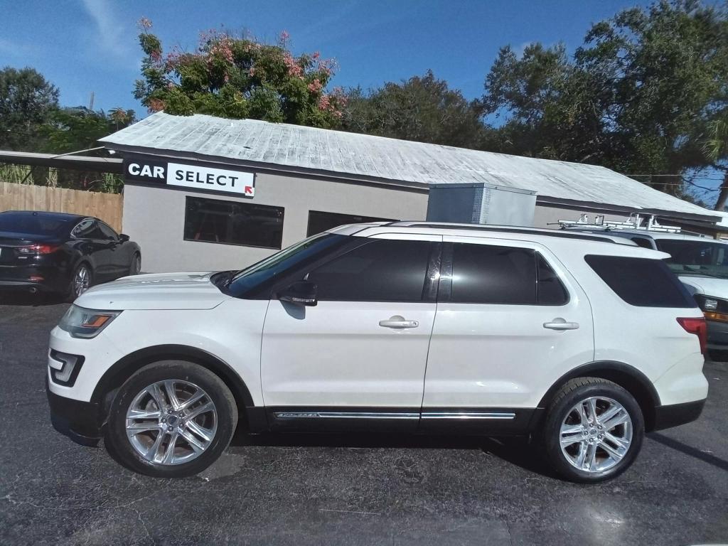 2016 Ford Explorer XLT photo 8