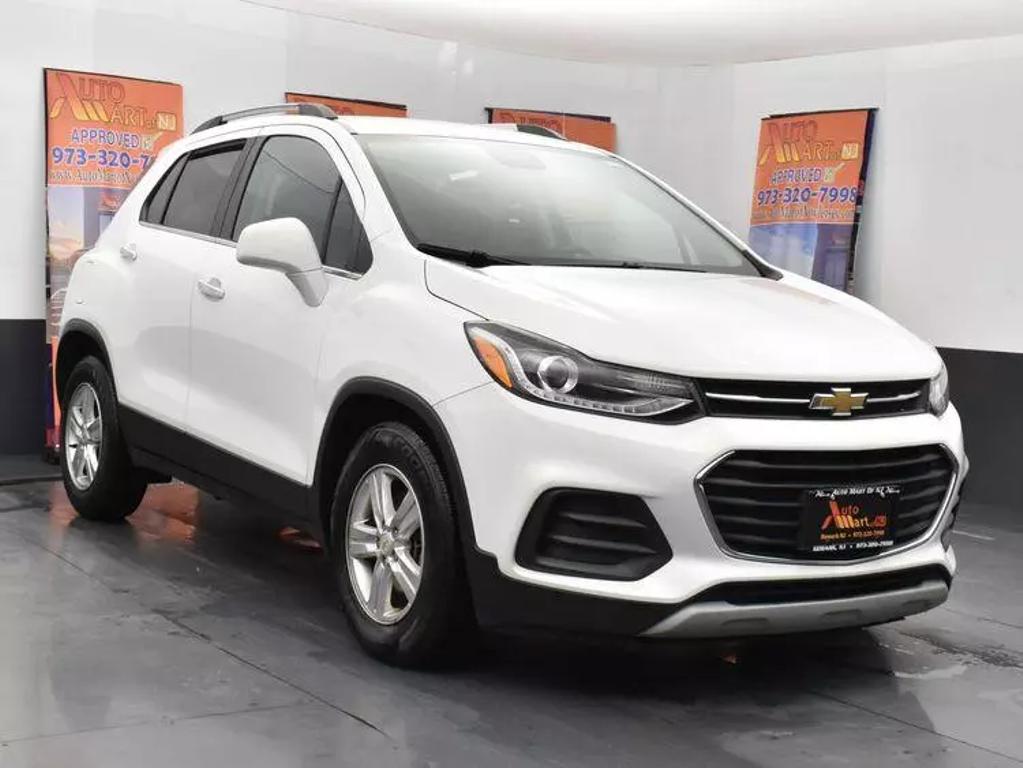 2020 Chevrolet Trax LT photo 2