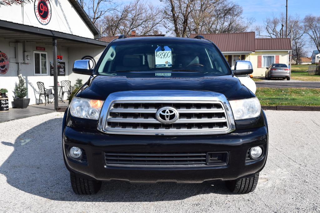 2011 Toyota Sequoia Platinum photo 2