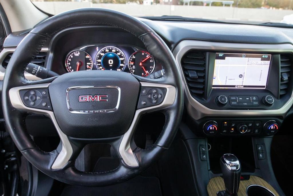 2018 GMC Acadia Denali photo 14