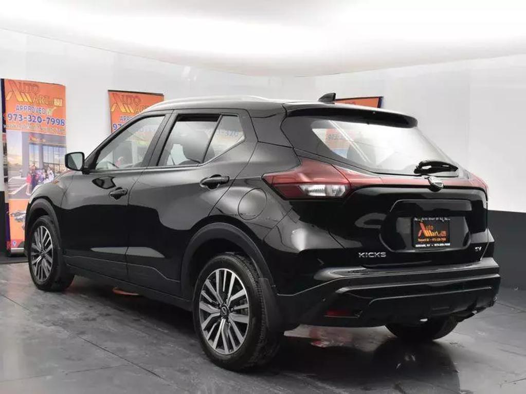 2023 Nissan Kicks SV photo 9