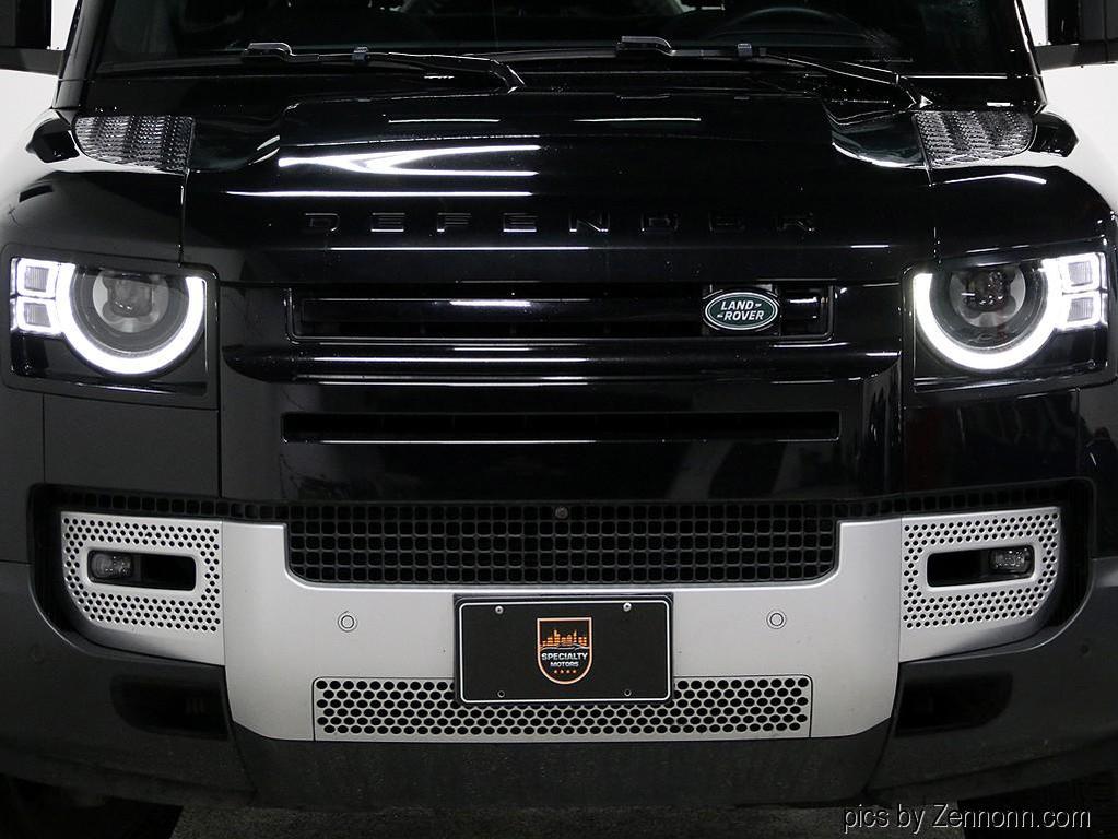 2023 Land Rover Defender SE photo 6