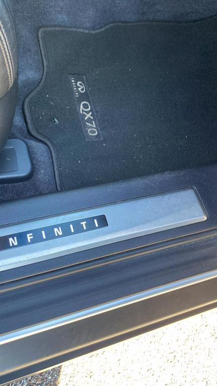 2015 INFINITI QX70 Base photo 31