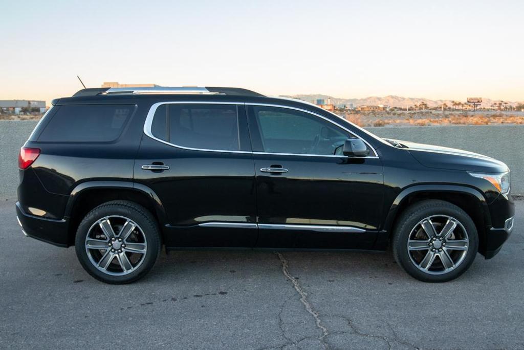 2018 GMC Acadia Denali photo 6