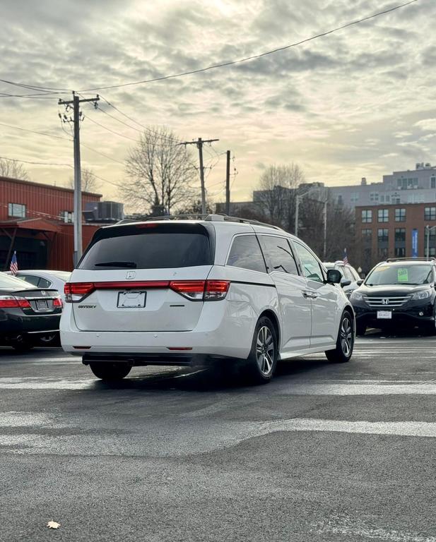 2016 Honda Odyssey Touring photo 6