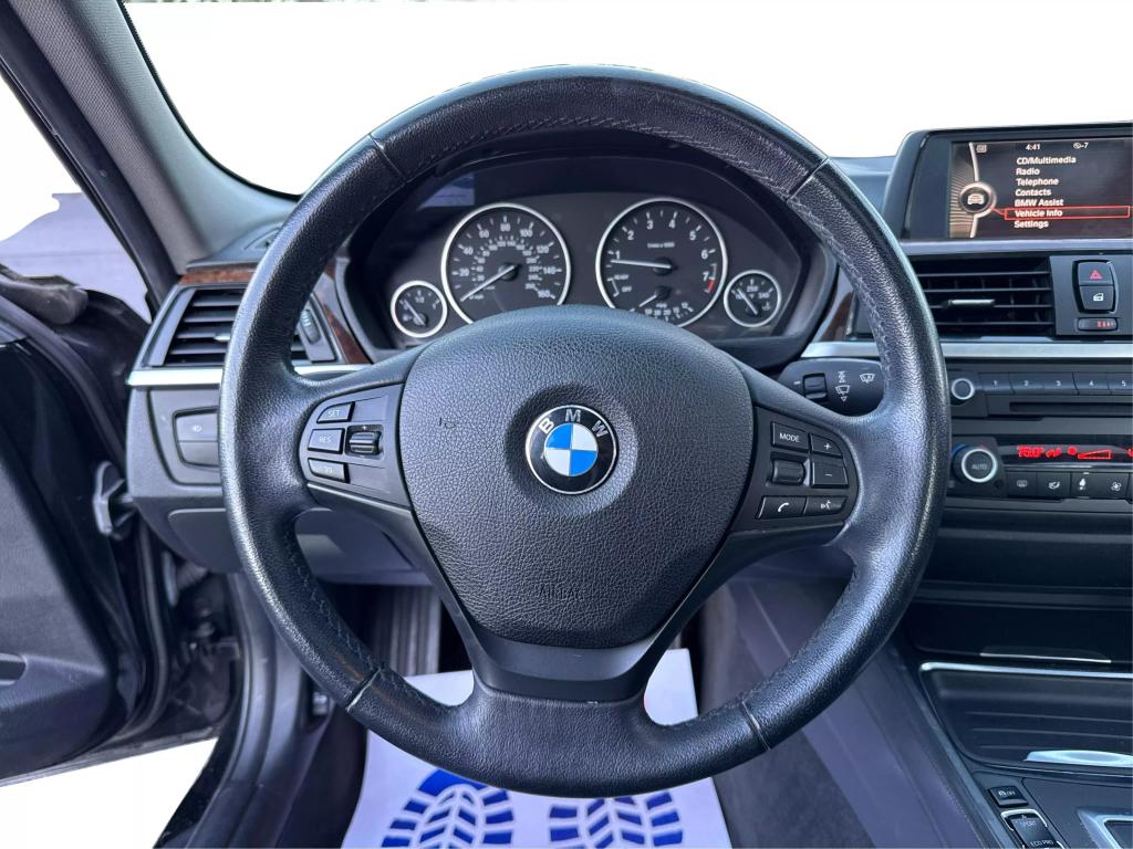 2013 BMW 3 Series 328i photo 19