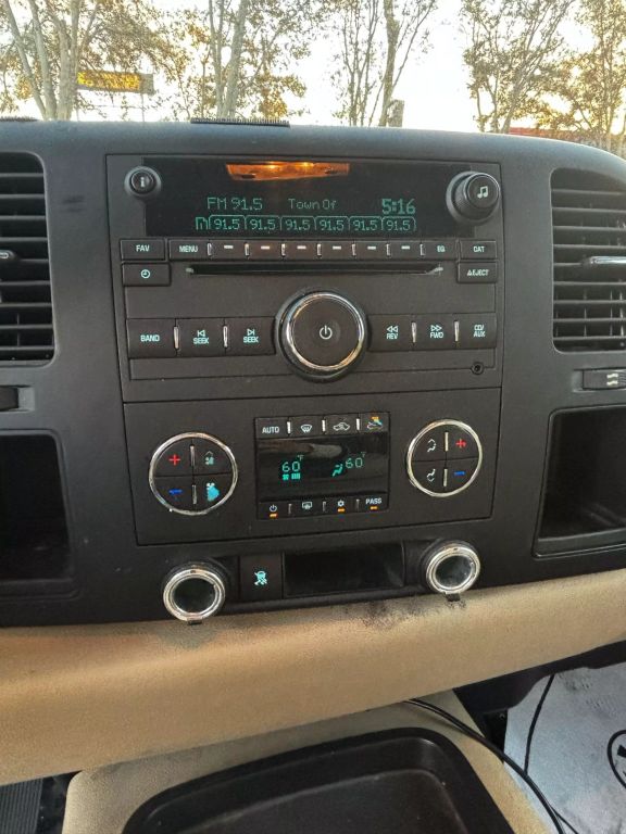 2009 CHEVROLET SILVERADO 1500 CREW CAB PICKUP V8, FLEX FUEL, 5.3 LITER LT PICKUP 4D 5 3/4 FT