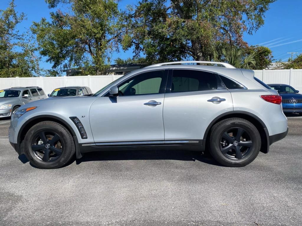 2015 INFINITI QX70 Base photo 7