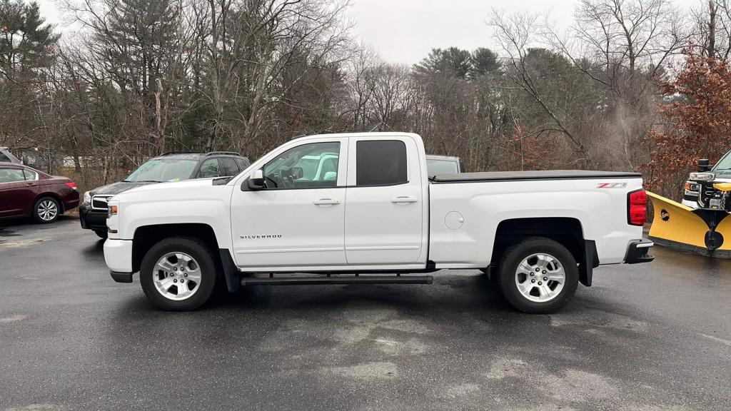 2016 Chevrolet Silverado 1500 LT photo 2