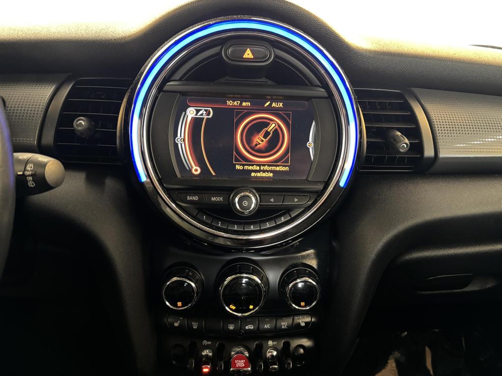 2018 MINI Cooper Base photo 18