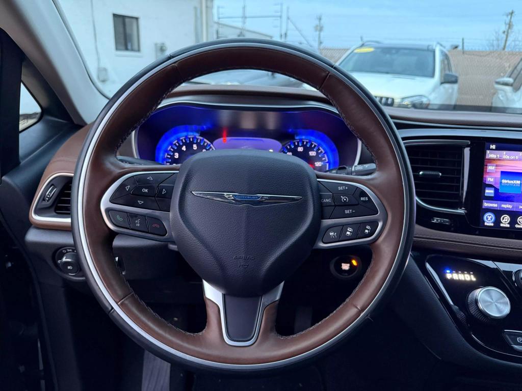 2017 Chrysler Pacifica Limited photo 10