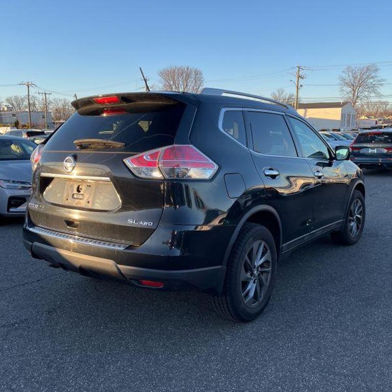 2016 Nissan Rogue SL photo 11