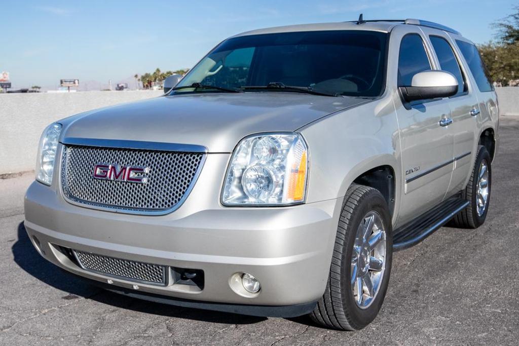 GMC Yukon's photo