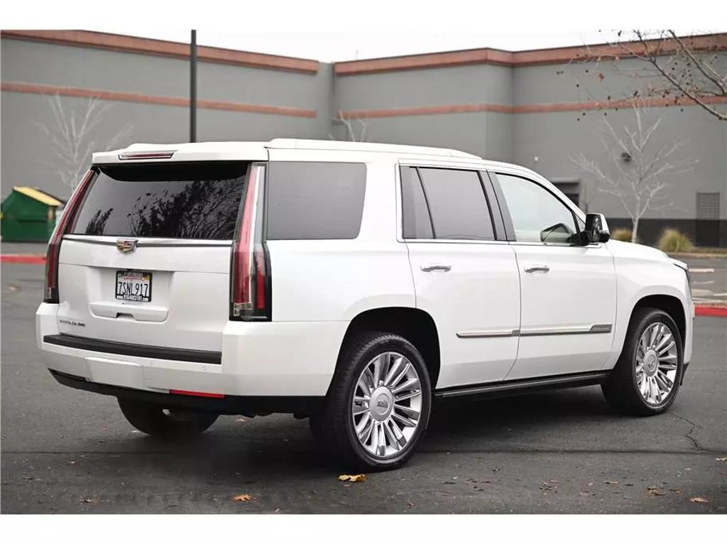 2016 Cadillac Escalade Platinum photo 7