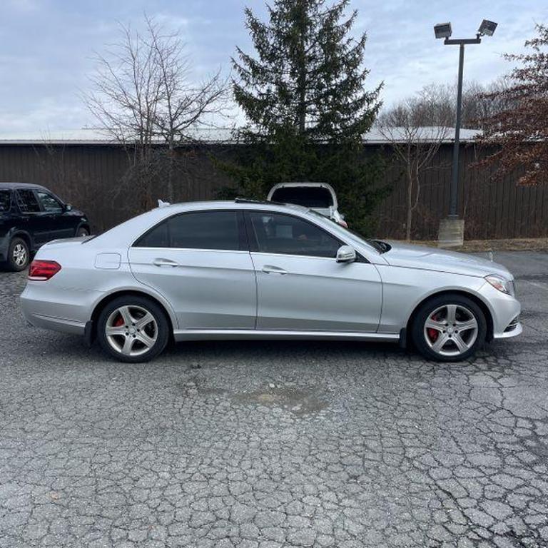 2016 Mercedes-Benz E-Class null photo 3