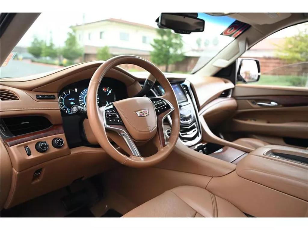 2016 Cadillac Escalade Platinum photo 22