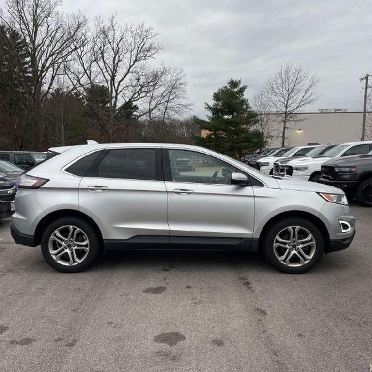 2018 Ford Edge Titanium photo 5