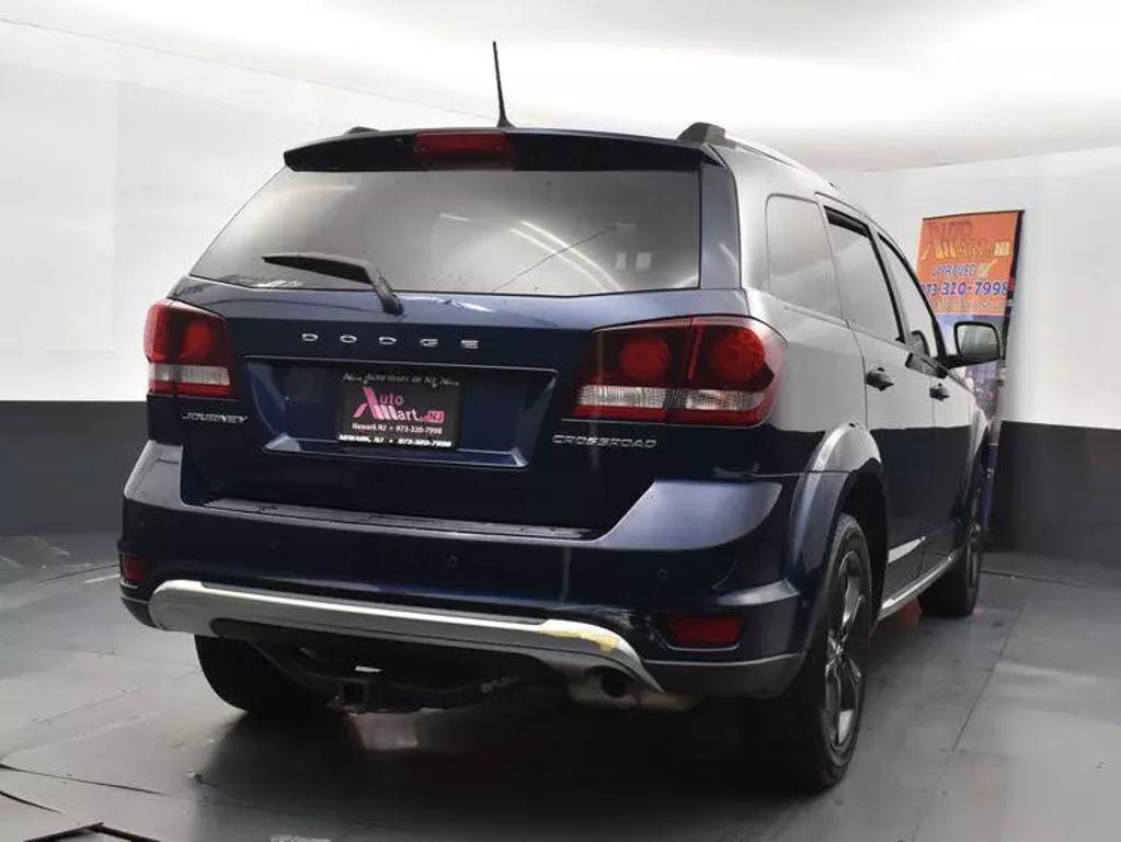 2020 Dodge Journey Crossroad photo 8