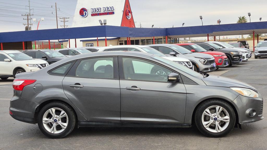 2014 Ford Focus SE photo 7