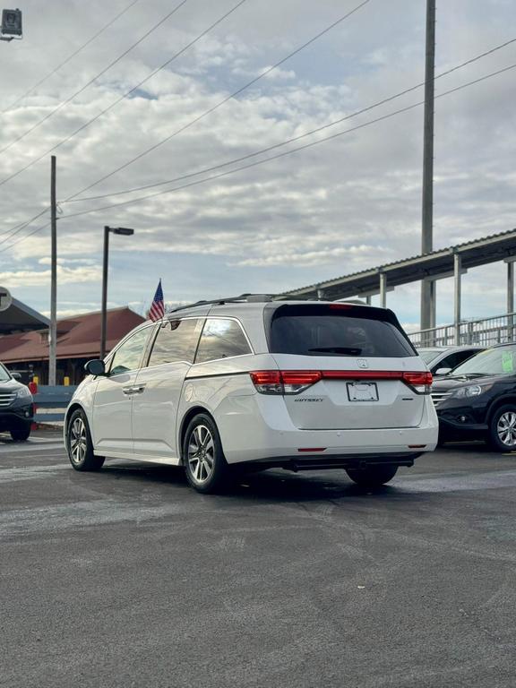 2016 Honda Odyssey Touring photo 5