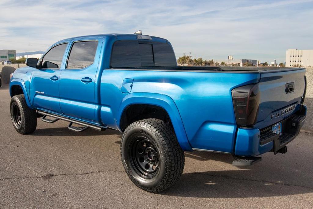 2018 Toyota Tacoma TRD Sport photo 3