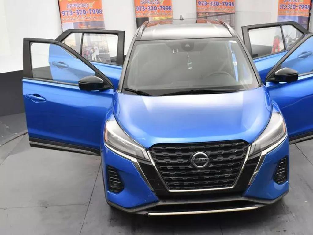 2021 Nissan Kicks SR photo 10