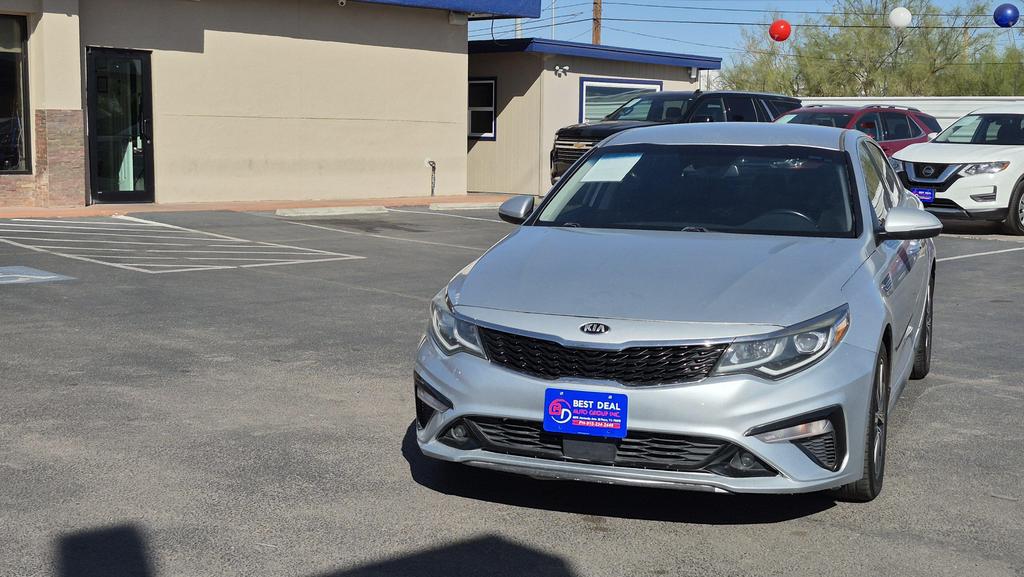 2019 Kia Optima EX photo 9