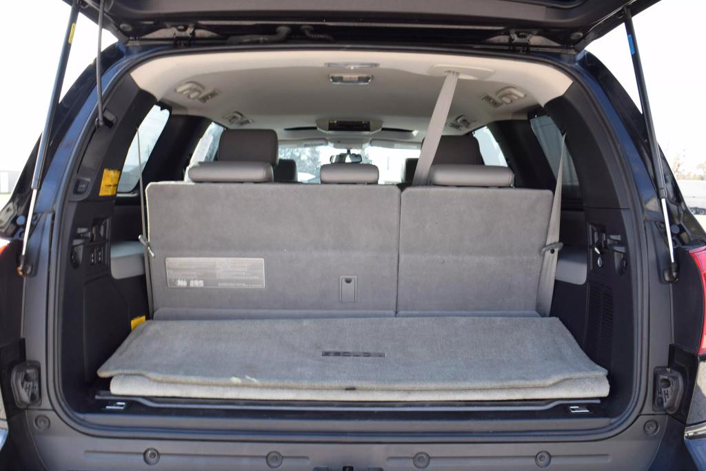 2011 Toyota Sequoia Platinum photo 14