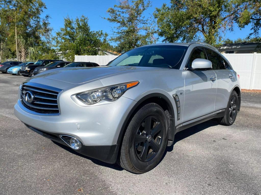 2015 INFINITI QX70 Base photo 3