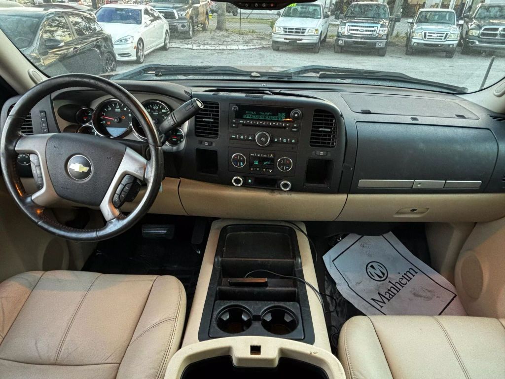 2009 CHEVROLET SILVERADO 1500 CREW CAB PICKUP V8, FLEX FUEL, 5.3 LITER LT PICKUP 4D 5 3/4 FT