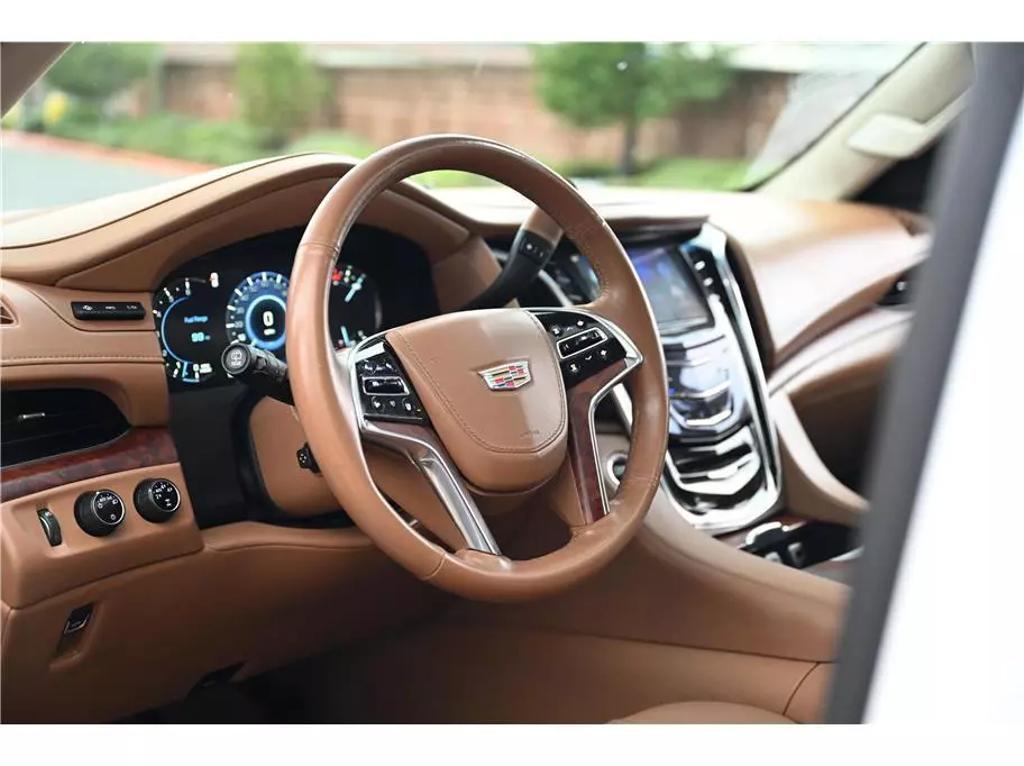 2016 Cadillac Escalade Platinum photo 27