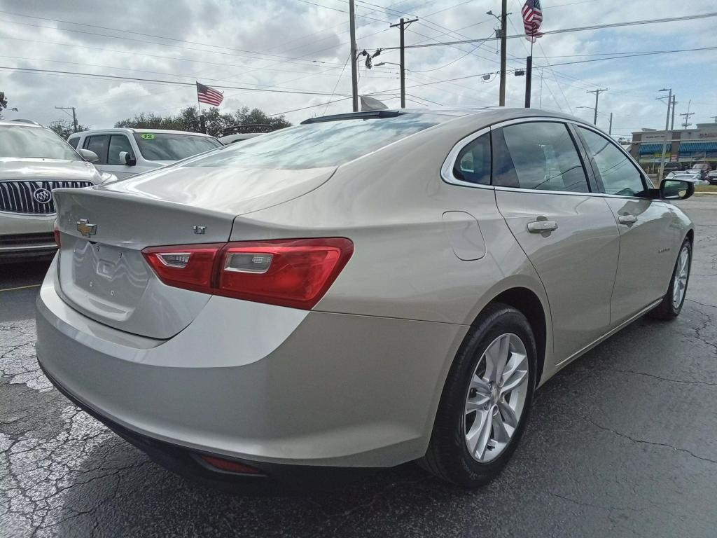 2016 Chevrolet Malibu 1LT photo 5