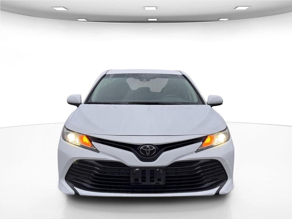 2019 Toyota Camry LE photo 2