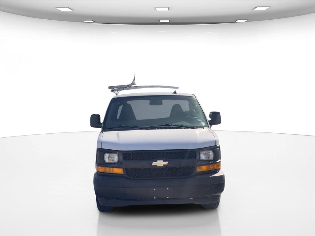 2017 Chevrolet Express Cargo Work Van photo 4