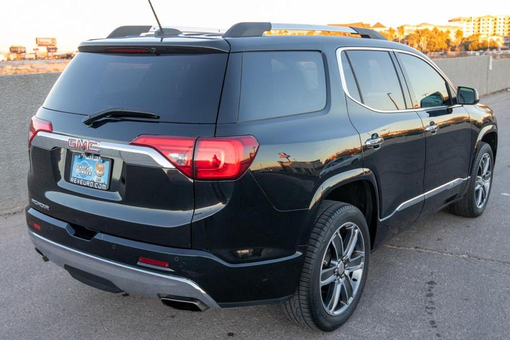 2018 GMC Acadia Denali photo 5