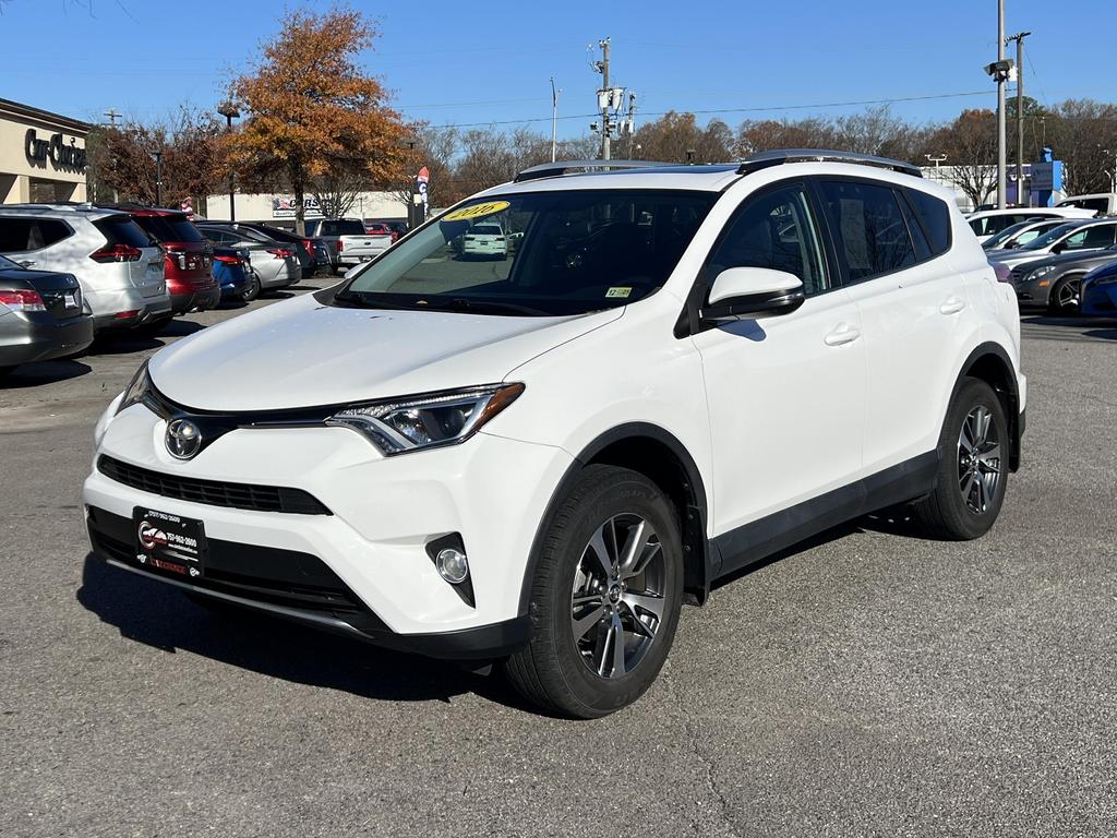 2016 Toyota RAV4 XLE photo 2