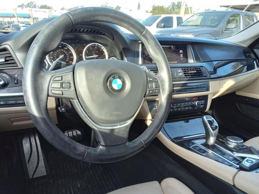 2016 BMW 5 Series 528i photo 17