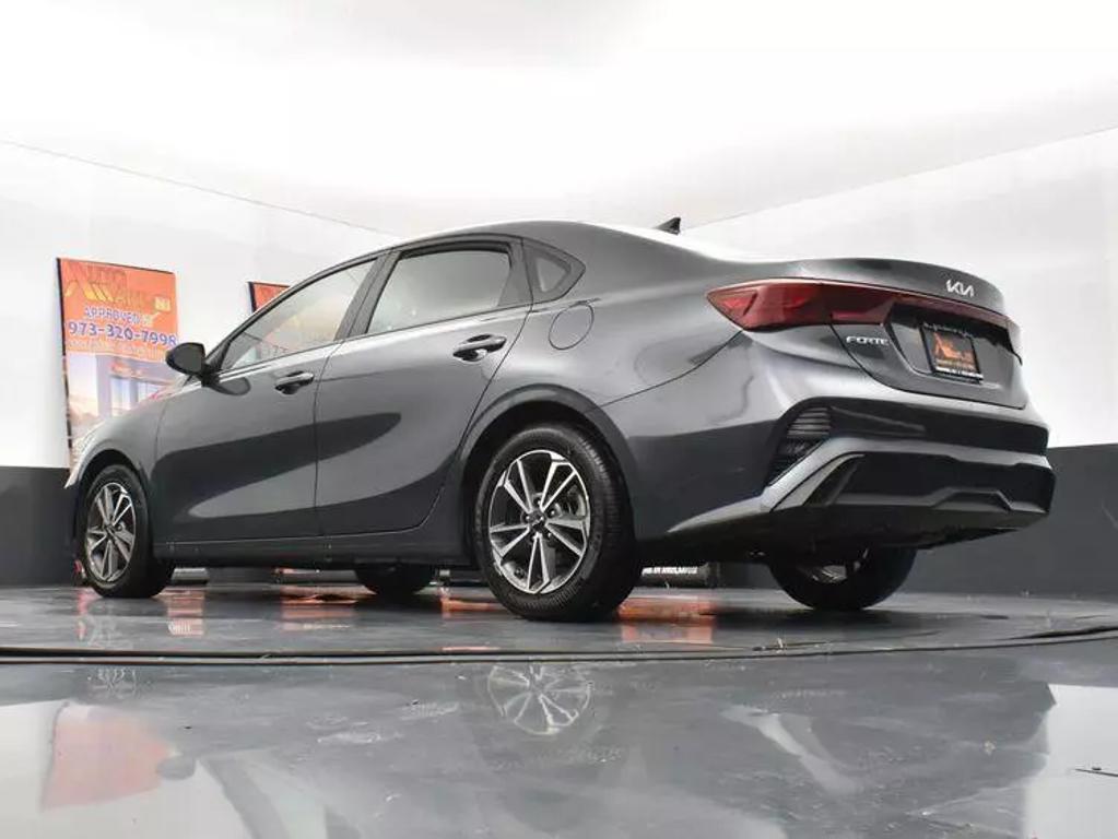 2022 Kia FORTE LXS photo 12