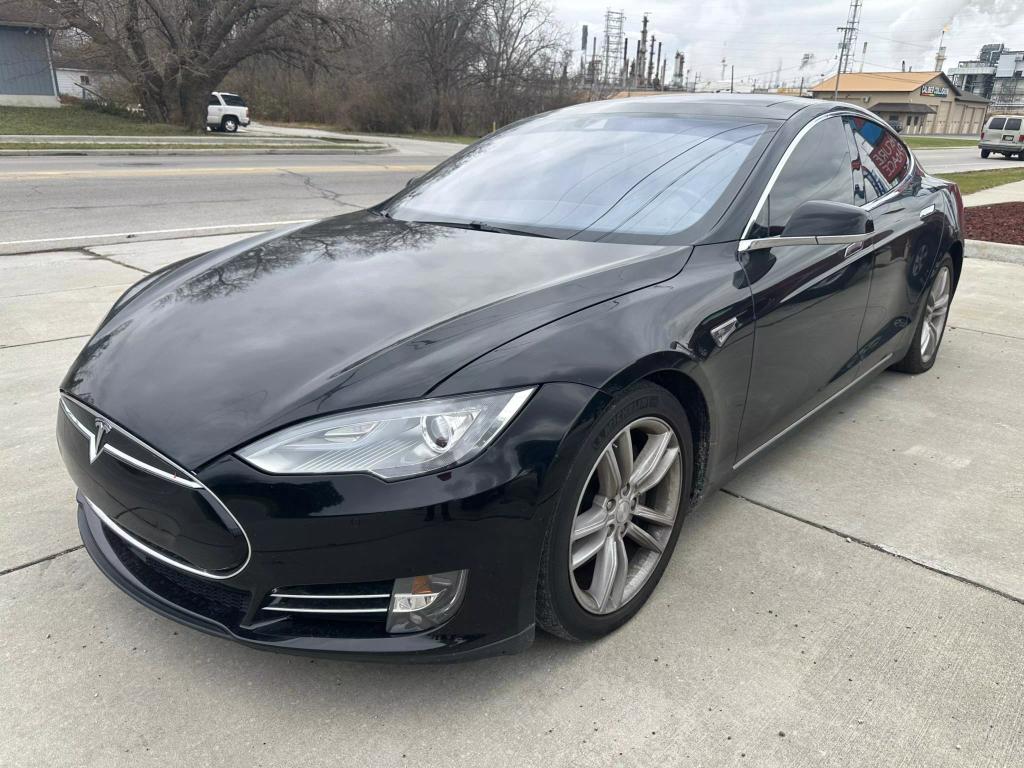 Tesla Model S's photo