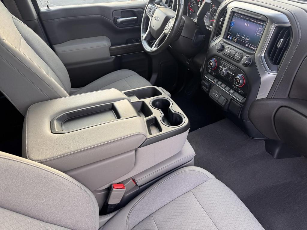 2019 Chevrolet Silverado 1500 RST photo 11