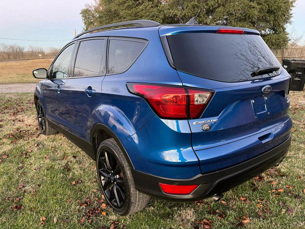 2019 Ford Escape SE photo 4