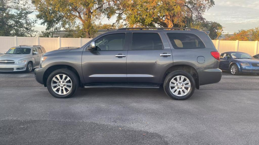 2016 Toyota Sequoia Platinum photo 7