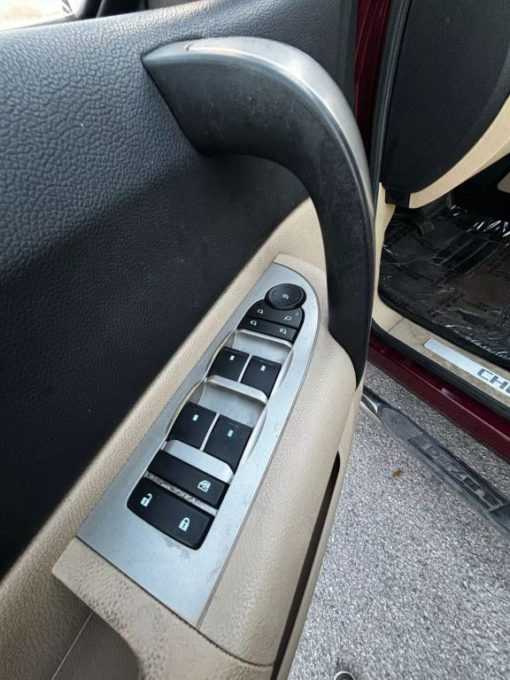 2009 CHEVROLET SILVERADO 1500 CREW CAB PICKUP V8, FLEX FUEL, 5.3 LITER LT PICKUP 4D 5 3/4 FT