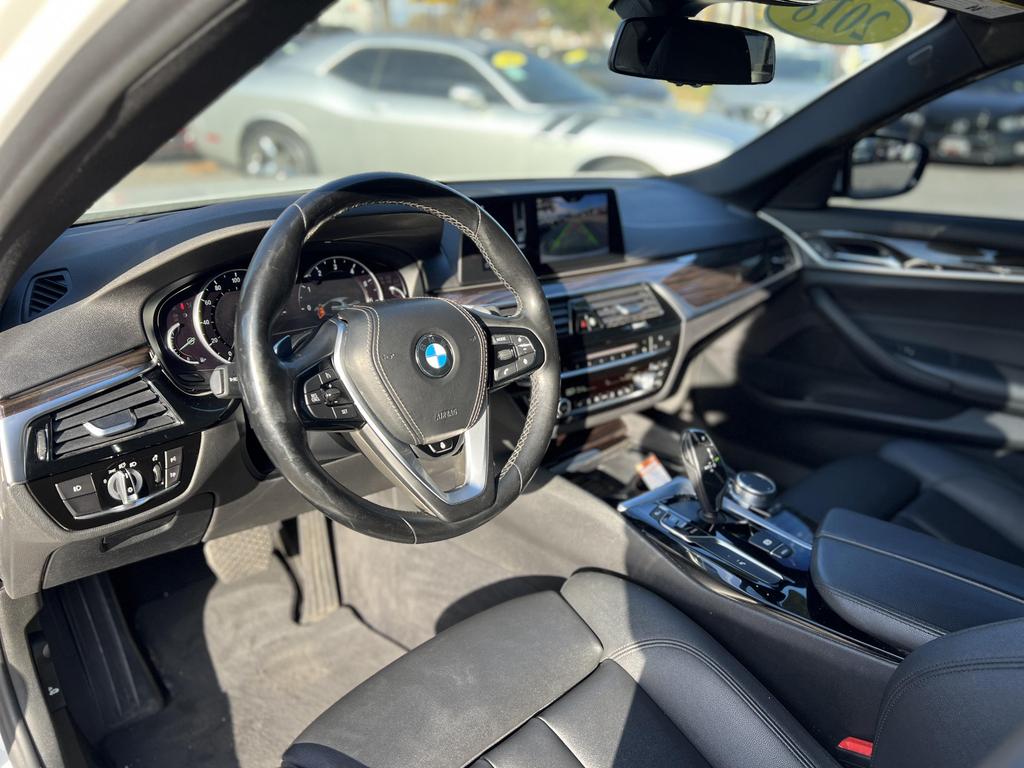 2018 BMW 5 Series 530i photo 18