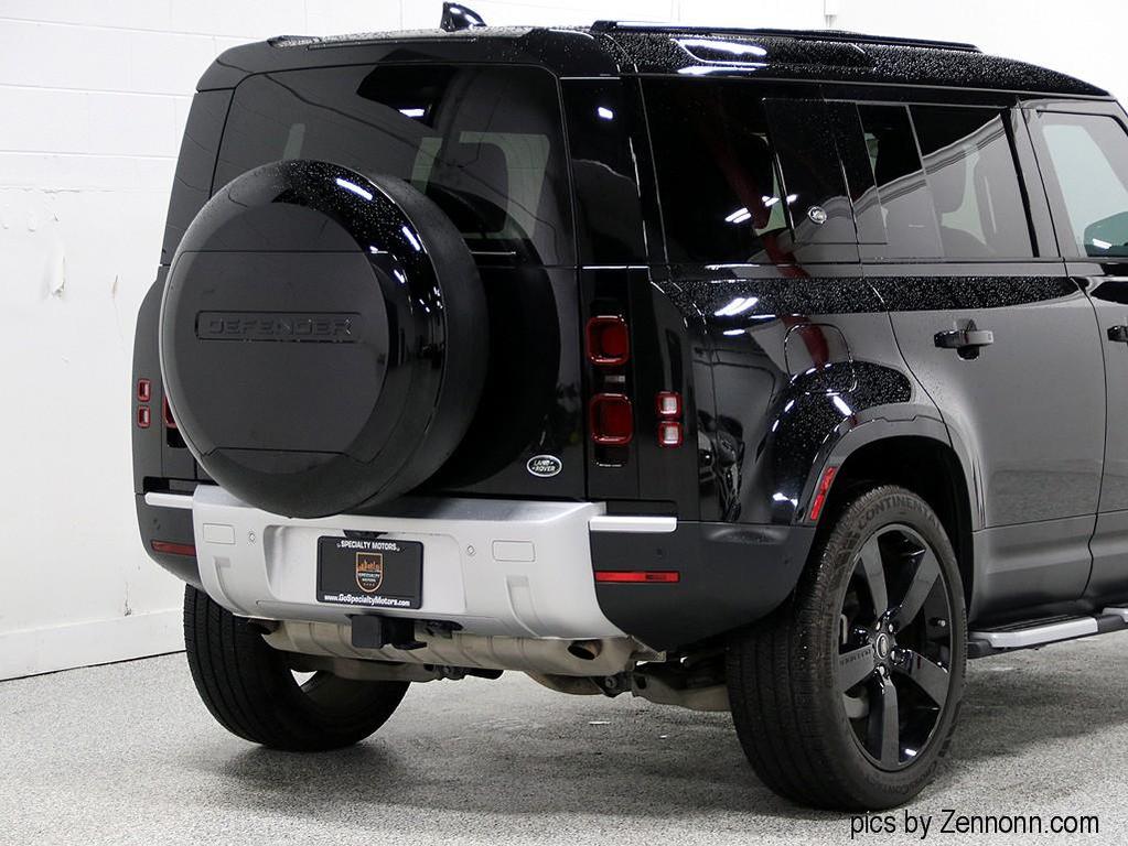 2023 Land Rover Defender SE photo 9