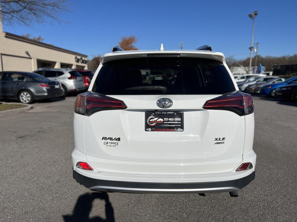 2016 Toyota RAV4 XLE photo 9