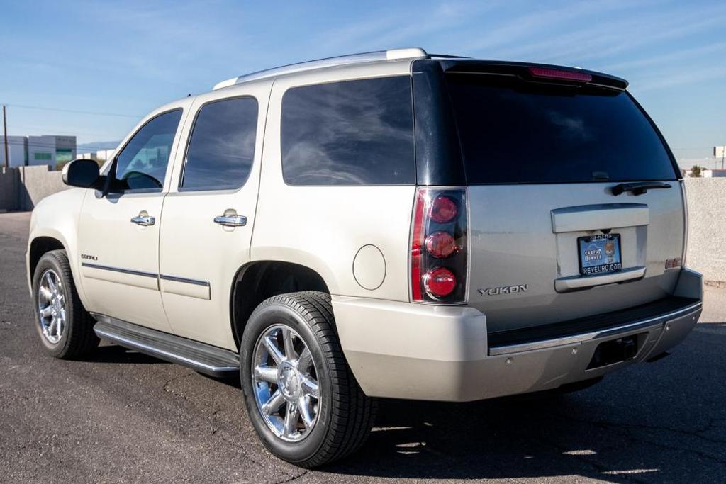 2014 GMC Yukon Denali photo 3