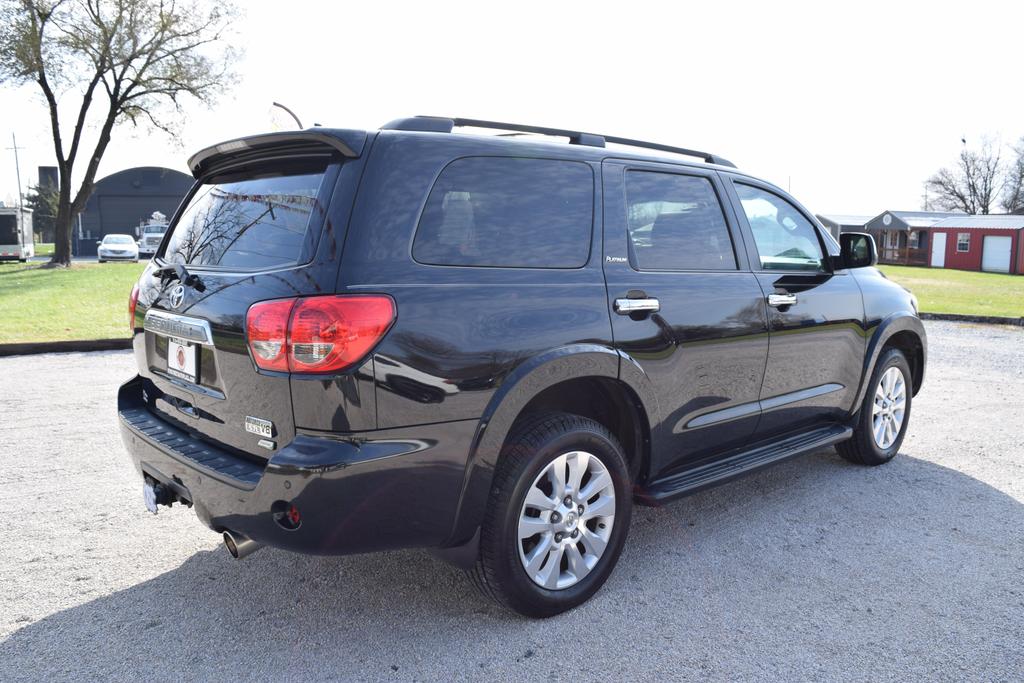 2011 Toyota Sequoia Platinum photo 5