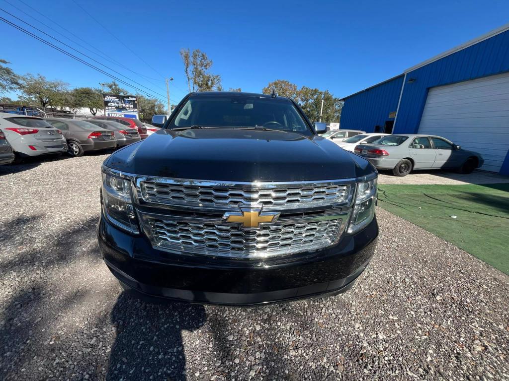 2019 Chevrolet Suburban LT photo 3