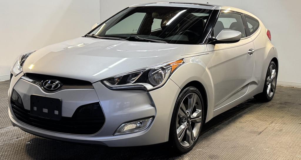 2017 Hyundai Veloster Value Edition photo 2